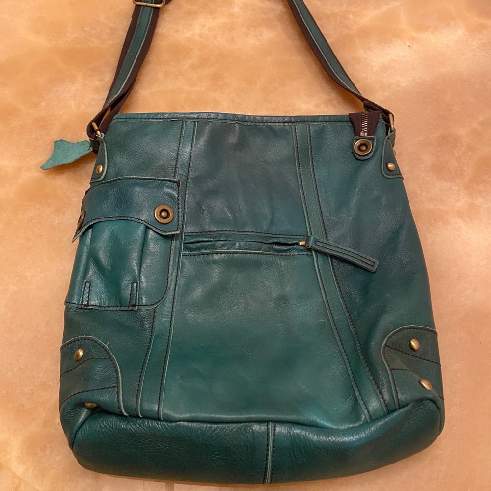 Leather shoulder bag